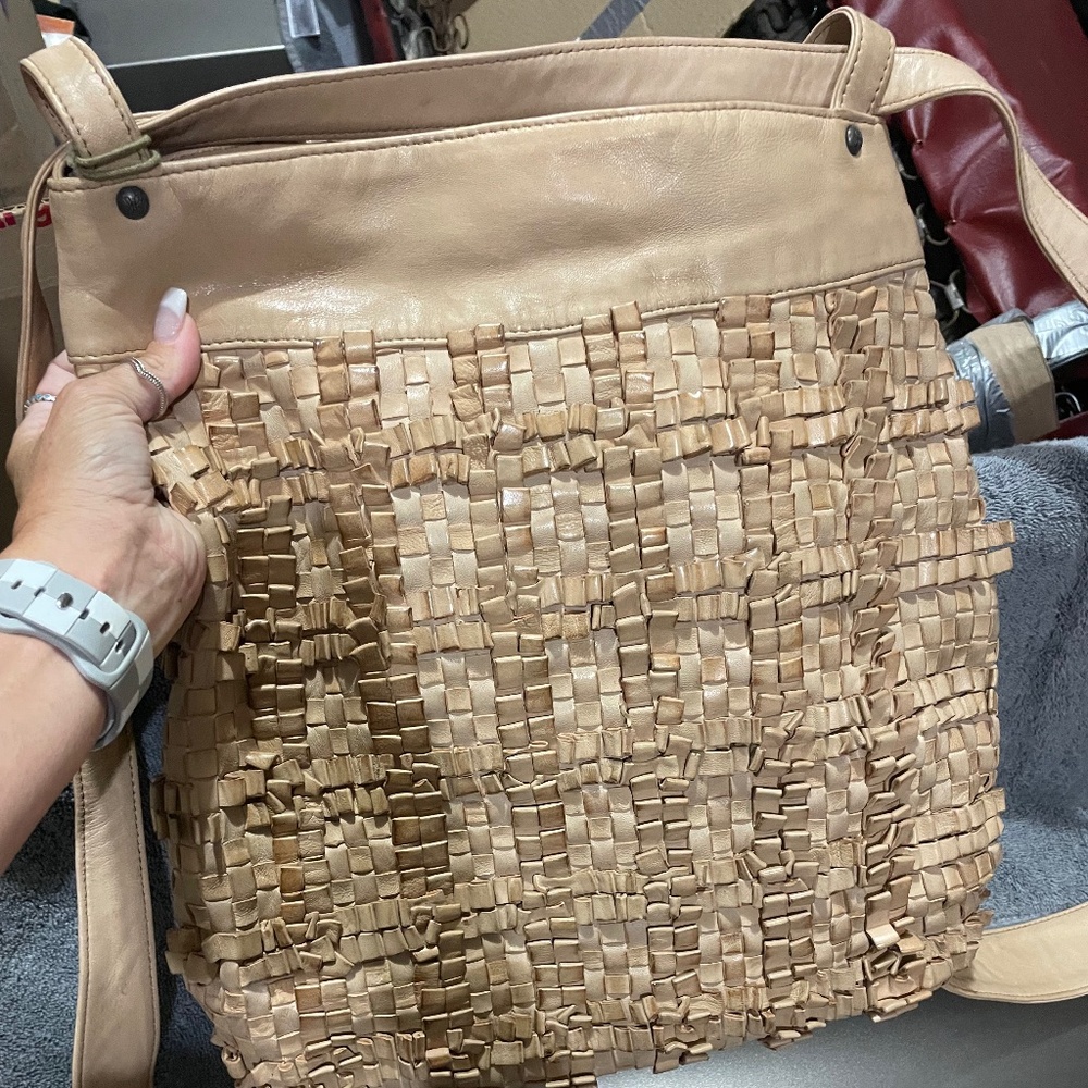 NWT hobo strike convertible crossbody/ backpack